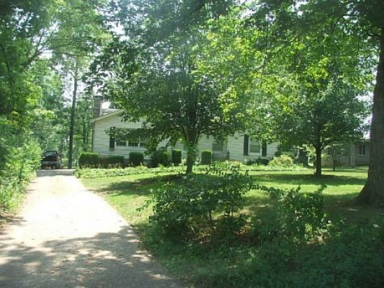 Photo of 9924 Brentlinger Ln, Louisville, KY 40291