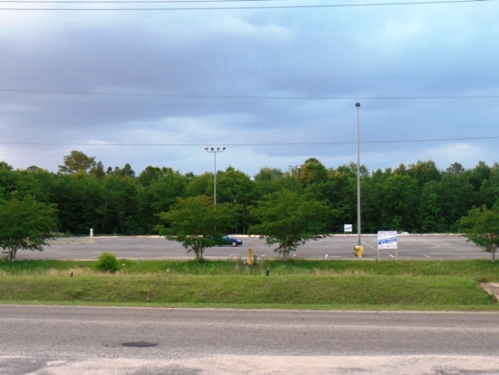 Photo of 120 Lindberg Ave, Atmore, AL 36502