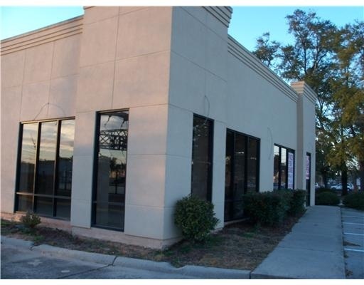 Photo of 211 Eisenhower Dr, Biloxi, MS 39531